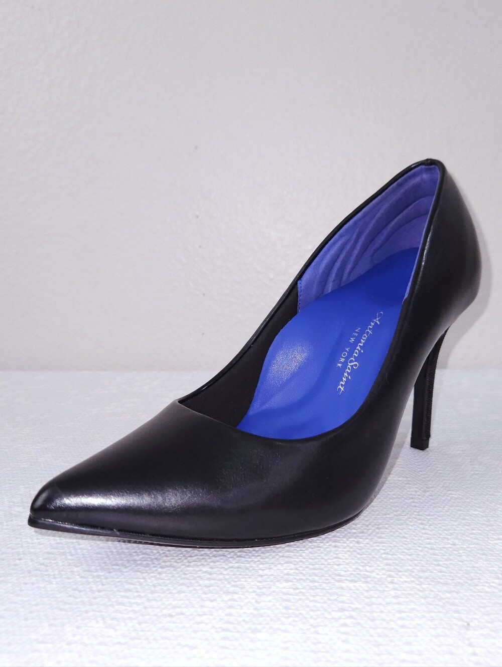 Antonia Saint Victoria Heels US 7.5 Black Leather Pumps